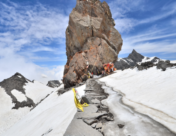 Difference Between Shrikhand Mahadev and Kinner Kailash | Highlights, Gallery & FAQ’s