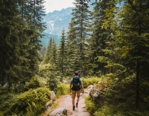 Choose To Exploring The Great Outdoors: Trekking vs Hiking, Tips & FAQ’s